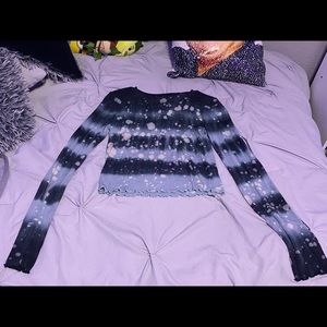 Wild fable, S, gray, white, and blue